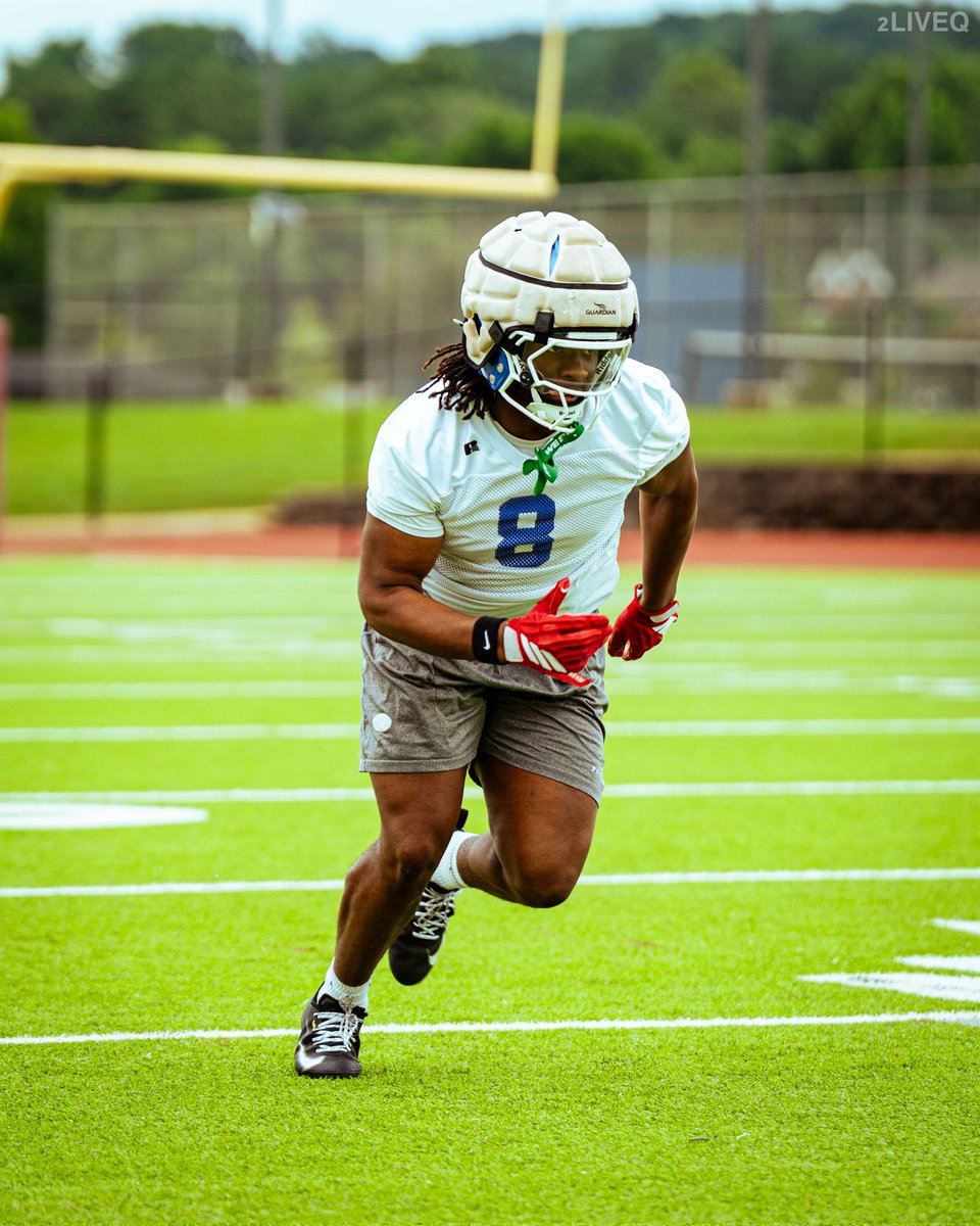 Cavonte_8's tweet photo. senior season loading... https://t.co/mTiqAI5VHk