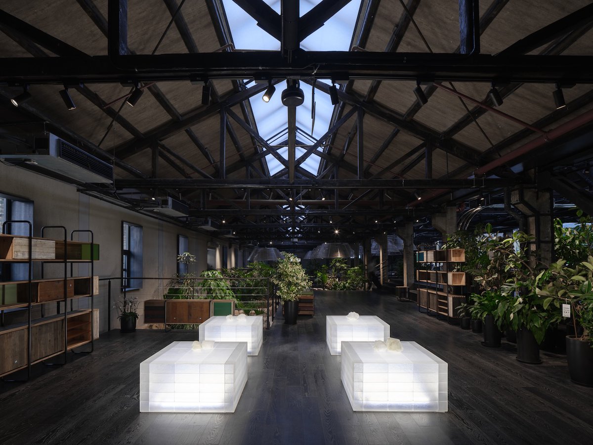 Architizer's tweet photo. #ArchitizerAwards

A former alunite mine has been transformed into a public park where industrial relics become places to explore. Visitors move through the site on elevated walkways before descending into a circular mining pit that now houses a café.

📍Hefei, China
Project by: FLIP studio
Details: https://t.co/EyfvZDEA46