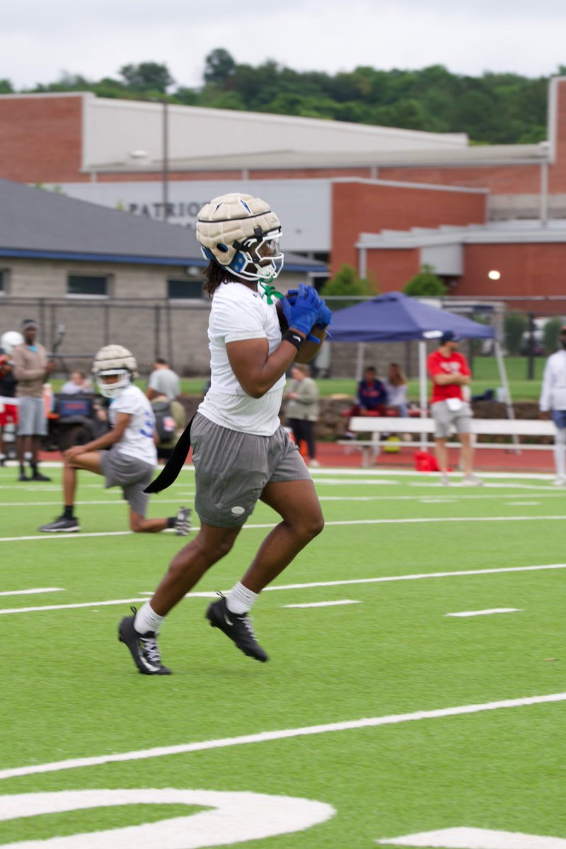 Cavonte_8's tweet photo. senior season loading... https://t.co/mTiqAI5VHk
