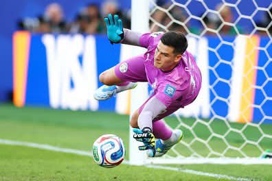 wravinovich1's tweet photo. Es la primera vez en la historia de los mundiales que #Alemania pierde una tanda de #penales. 
GRACIAS #OrlandoGill 
#Paraguay #Albirroja https://t.co/IRmXigGPG2