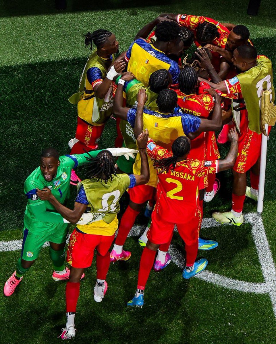 missa_valentin's tweet photo. « Au milieu des épreuves que traverse notre Nation, cette année nous aura également offert un puissant motif de fierté collective : nos Léopards viennent d’écrire une page historique du football congolais.
Voilà l’image du Congo que nous devons préserver et faire grandir : un Congo uni, ambitieux, résilient et déterminé à tenir son rang parmi les Nations.» #Lipanda66