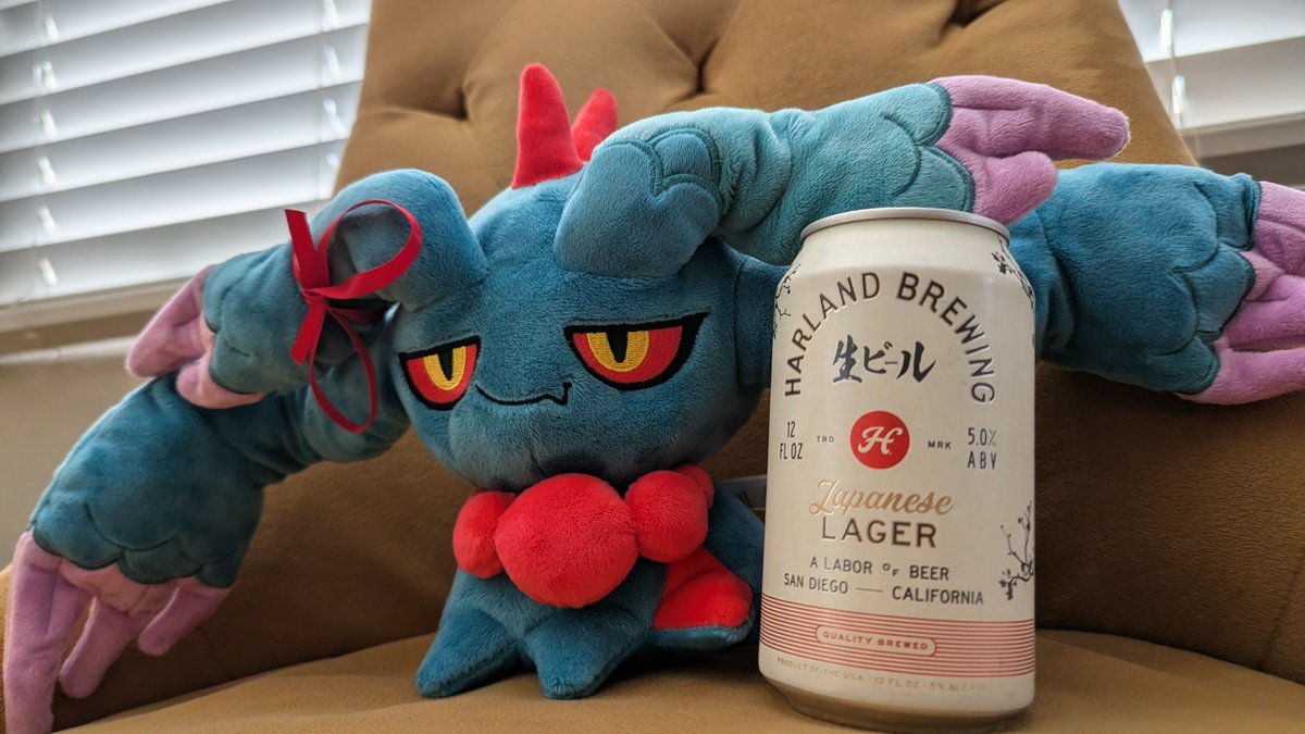Squid_Poster's tweet photo. Harland Brewing's (local) Japanese Lager with the Mane.
... I really need to fix her ribbon. https://t.co/Rrpj1I0bq9
