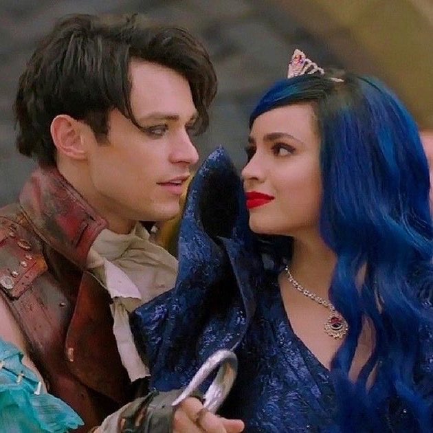 maliabakersgf's tweet photo. The Hooks  and their blue haired princesses https://t.co/QYWBYcT3TE