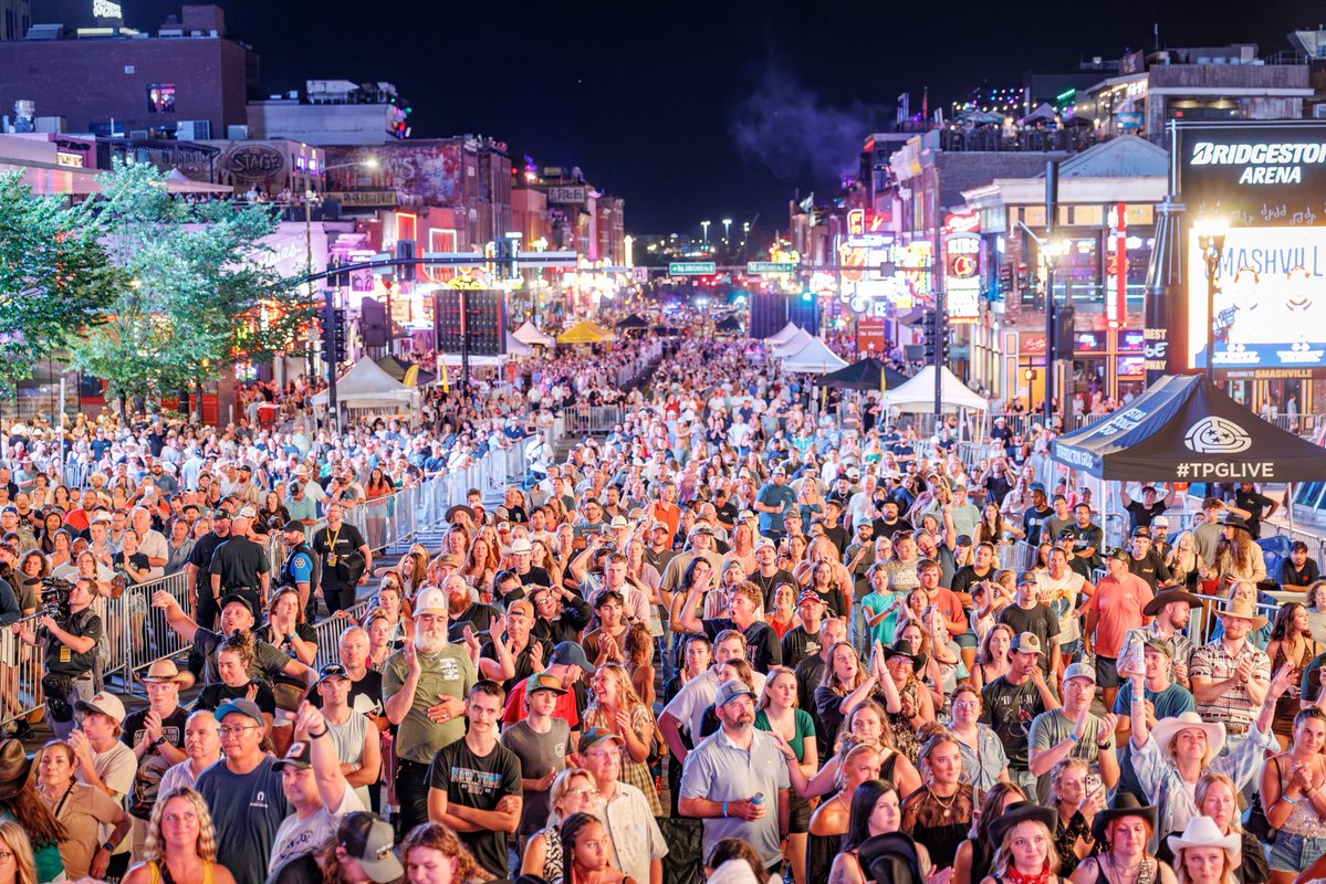 OfficialJackson's tweet photo. A night full of songs, stories, and memories we'll carry with us forever. ❤️

Thank you to the artists, friends, family, and every fan who made #LastCallWithAlanTheFinale one we'll always remember. Whether you were at @NissanStadium, on Broadway, at @BelmontUniv, or the @CountryMusicHOF, thank y'all for celebrating with us! 

📸 1,2: Josh Gicker
📸 3:  Nick Tavares
📸 4: @SamShapiroMedia