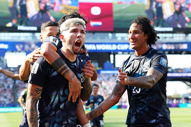 Joelramirezdh's tweet photo. 🚨🇵🇾 ¡HISTÓRICO! PARAGUAY ELIMINA A ALEMANIA Y ESTÁ EN OCTAVOS DE FINAL. 🤯
La selección de Gustavo Alfaro ha hecho historia. Después de quedarse fuera de los últimos tres Mundiales, Paraguay elimina a Alemania en una épica tanda de penaltis.

🇵🇾⬇️⬇️ https://t.co/ZOY2kgk3Qm