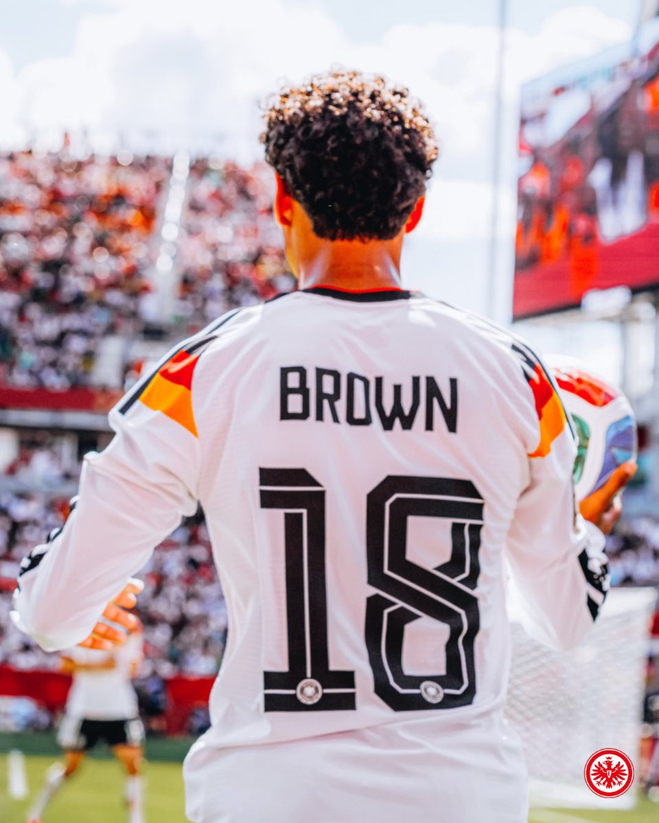 eintrachtint's tweet photo. Thank you, Ritsu Doan and Nathaniel Brown. ❤️

You represented your countries with pride and carried the eagle onto football’s biggest stage. 🇯🇵🇩🇪🦅

#SGE https://t.co/Ruyvfurgkb