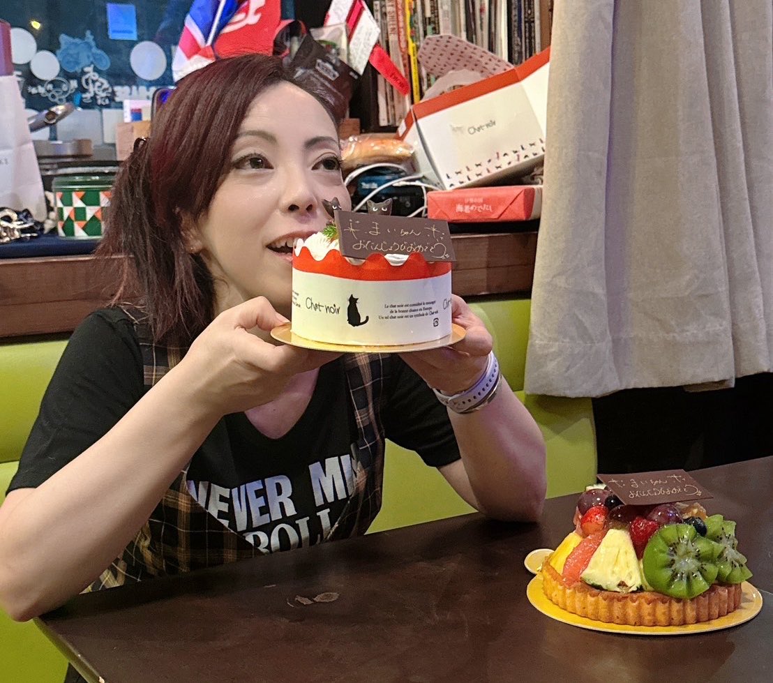 InTheSea10's tweet photo. ライダーズカフェ IN THE SEA、9周年🎉
飲食経験ゼロ、資産なし、貯金なし。駅から徒歩30分、防潮堤の外で交通量ゼロ🤣 誰かに相談してたら「やめとけ」って言われてたと思う。でも相談相手もいなかった（笑）見ててくれる人がいるからここまで来られました。ありがとう！
10年目もよろしく😊 https://t.co/HcWZhyJQKO