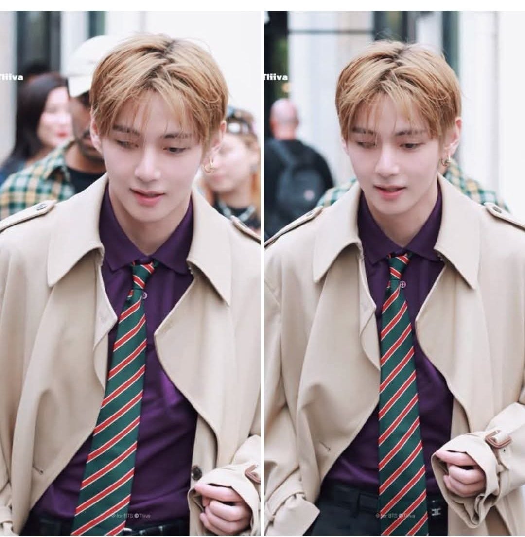 sheilaebrito's tweet photo. Taehyung for Celine 
V for Celine
Taehyung príncipe da Celine
Taehyung Rei de Paris 
#taehyungxceline 
#taehyung 
#vxceline 
#vxceliness27
#vxcelinepfw @celineofficial https://t.co/JTMT5aKvPN