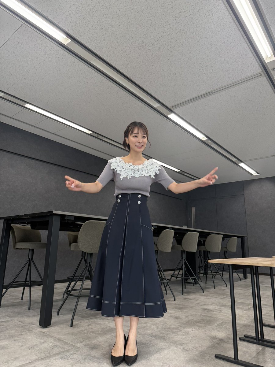 imaisakura_'s tweet photo. 写真撮る時指揮してた https://t.co/o5B5tZcP9J