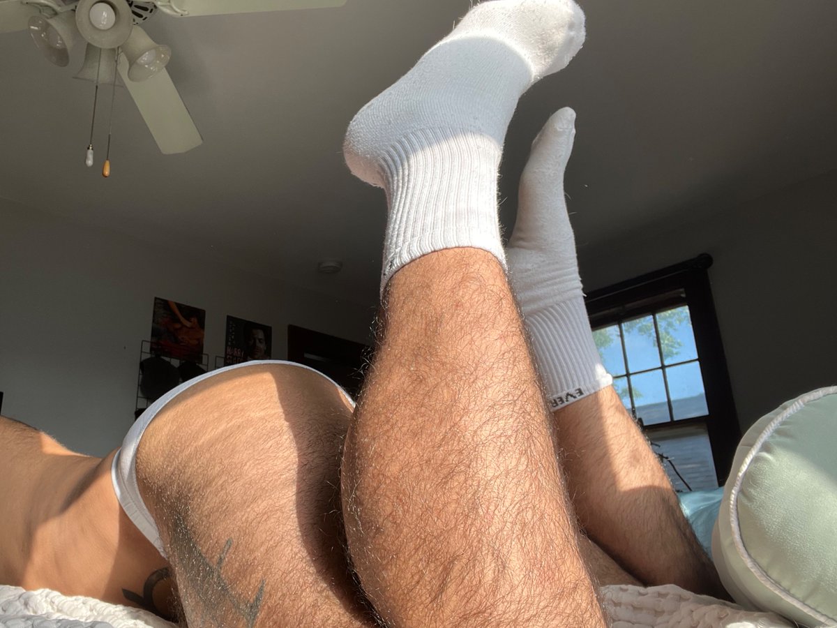 drewdaddy9858's tweet photo. 🧦🩲🤍 https://t.co/z12ZQ4FU3z