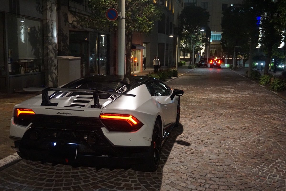 V10Performante's tweet photo. イタリア街にてウラペルをパシャり📷 https://t.co/ud0AlHe7BQ