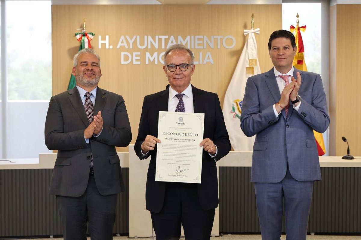 AlfonsoMtz_Mx's tweet photo. 🫶 Conmemoramos el 25 aniversario del rescate del Centro Histórico de Morelia, una fecha que reconoce la visión, el compromiso y la suma de esfuerzos que hicieron posible devolver a la ciudad uno de sus mayores orgullos, y que es Patrimonio de la Humanidad.

#MoreliaBrillaMás✨ https://t.co/D7fsXk363G