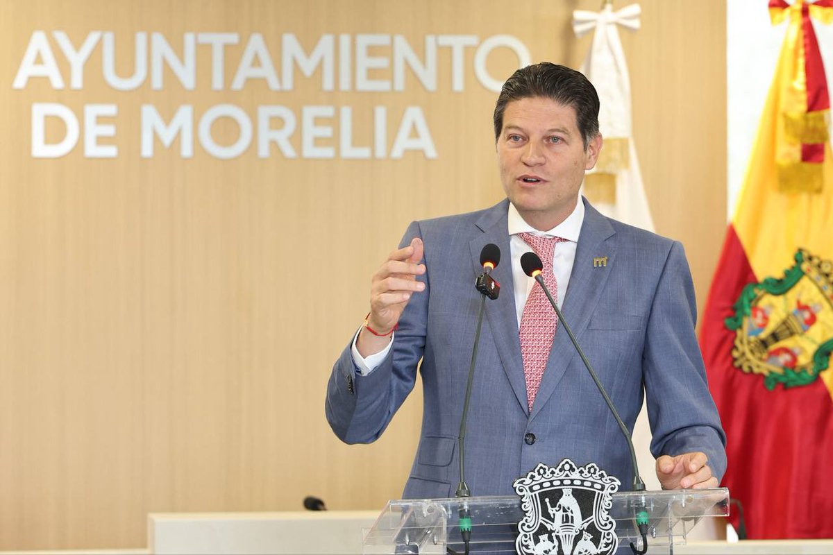 AlfonsoMtz_Mx's tweet photo. 🫶 Conmemoramos el 25 aniversario del rescate del Centro Histórico de Morelia, una fecha que reconoce la visión, el compromiso y la suma de esfuerzos que hicieron posible devolver a la ciudad uno de sus mayores orgullos, y que es Patrimonio de la Humanidad.

#MoreliaBrillaMás✨ https://t.co/D7fsXk363G