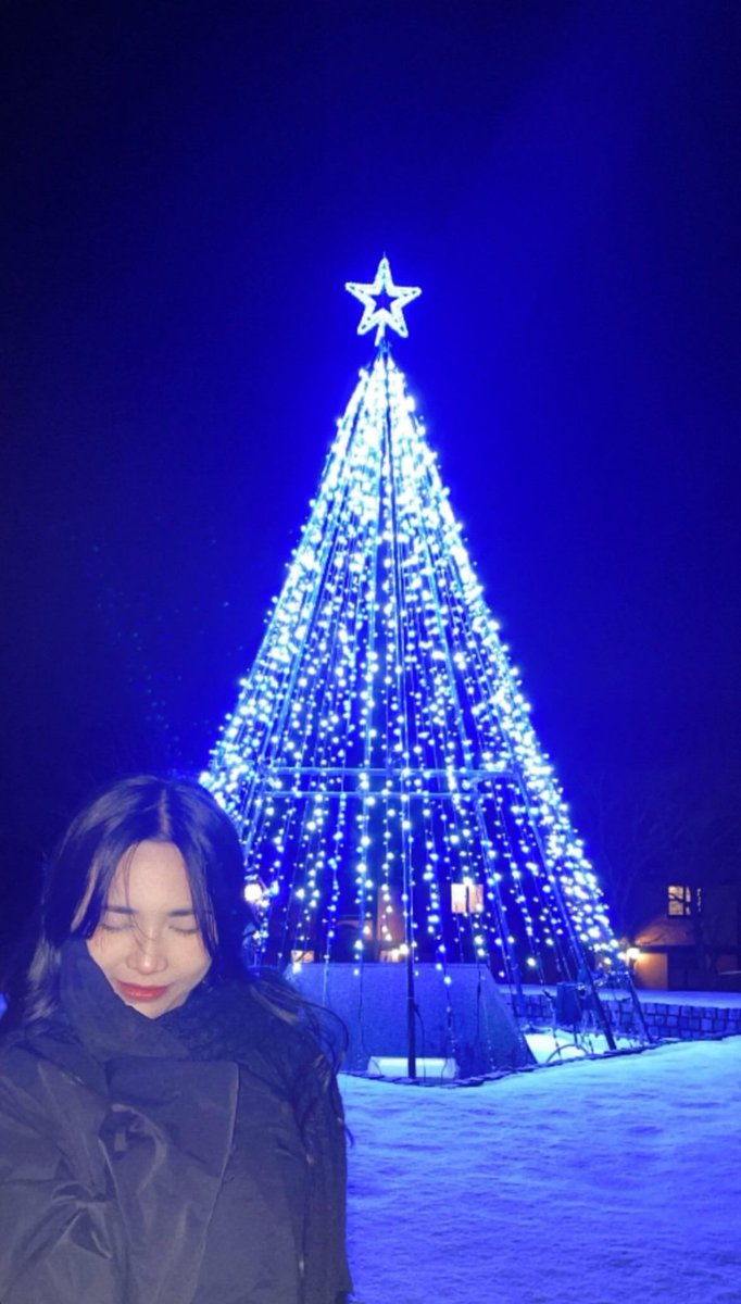 vanellovepe_'s tweet photo. to someone who lights up every room with joy and kindness—
happy birthday! @A_GitaJKT48
may your special day be filled with all the love, laughter, and magic you’ve shared with the world.
you truly deserve a life as beautiful as your heart.
#LaFamiglia
#GitaGifted25th https://t.co/4xjJIrFfDy