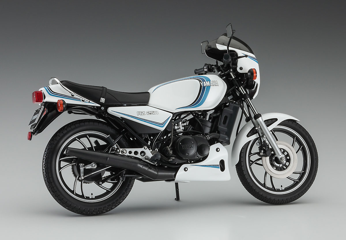 hasegawa_sales's tweet photo. 【8月再生産情報】

21758  1/12　ヤマハ RZ250（4L3）w/カウル（1982）

オプションのカウルを装着した1982年モデルを再現！

2026年08月23日頃発売 ！
ご予約宜しくお願い致します。

https://t.co/QIf3SSJR08
#ハセガワ #再生産 https://t.co/eHEOb2cS1X