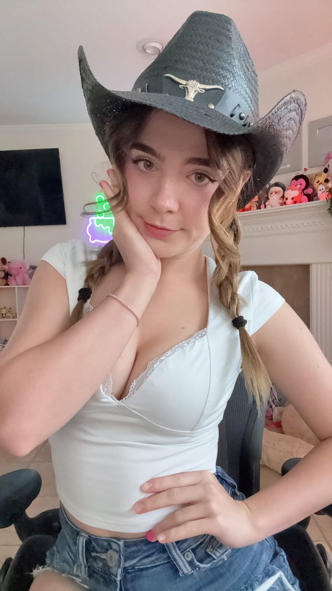 staryuukiii's tweet photo. ⭐ JUGANDO RED DEAD REDEMPTION 2 POR PRIMERA VEZ ⭐
⚽ VIENDO CLIPS DEL MUNDIAL ⚽ 
https://t.co/dOMXGT6DQ7
https://t.co/dOMXGT6DQ7 https://t.co/T1C5YKlMCL