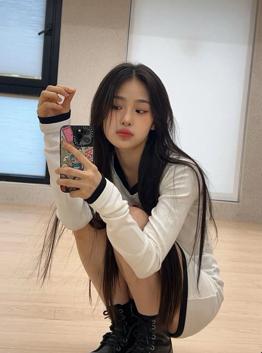 hearts2mills's tweet photo. Haii! I‘m Millie~ 
I‘d love to make some moots who like h2h, bdc, loona and twice <3 https://t.co/wdy2JFNbLx