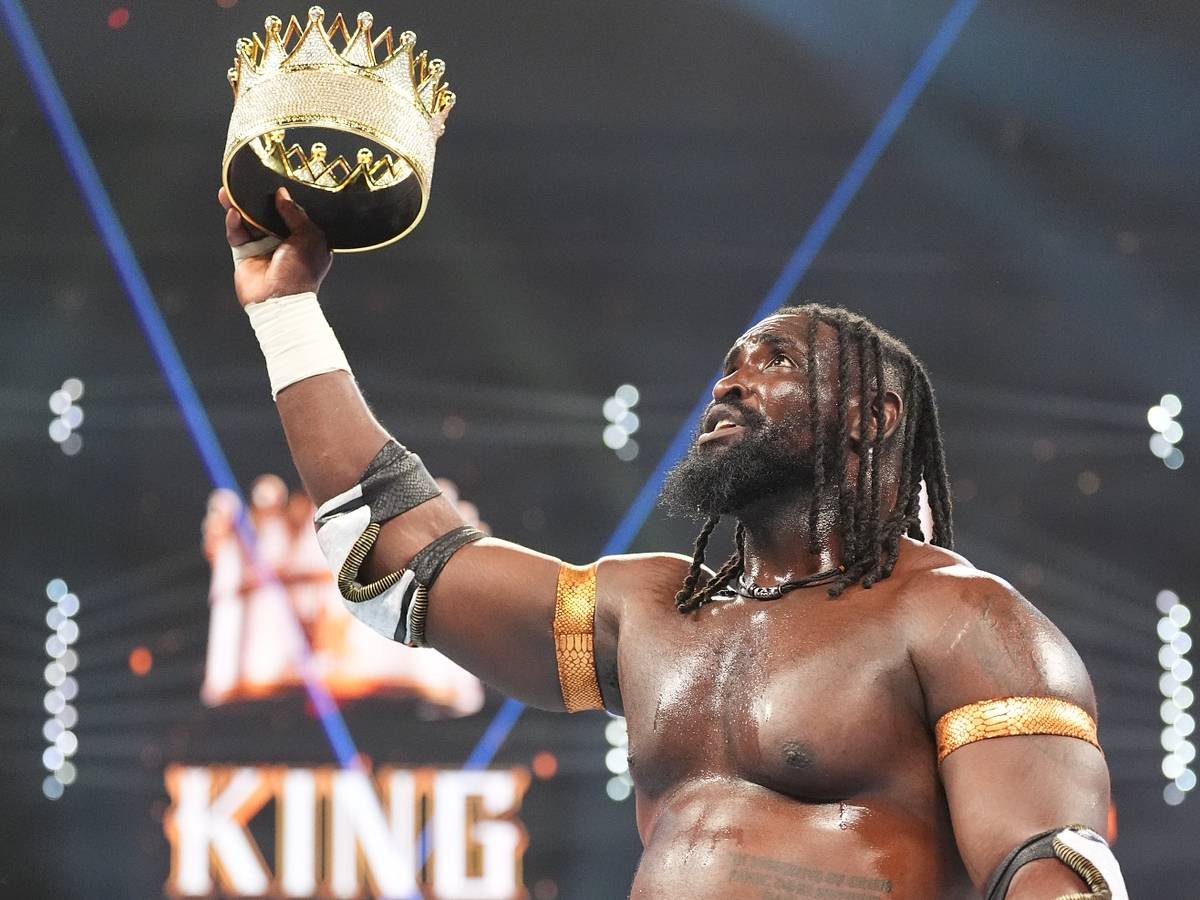 EliteClubS0B's tweet photo. IT'S OFFICIAL: Michael Cole has confirmed that Oba Femi will NOT be challenging Roman Reigns or Sami Zayn for the championship at SummerSlam.

#WWERaw https://t.co/Kms4eSy4ao