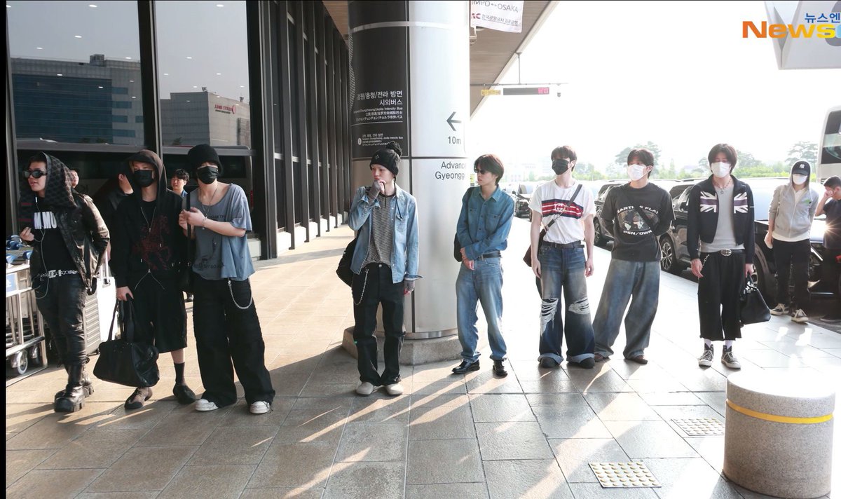 YGFacts_sprt's tweet photo. TREASURE at the Gimpo International Airport today heading to Japan for the FNS Music Festival Summer.

#TREASURE #트레저 @treasuremembers https://t.co/zrJNCZ7QXA