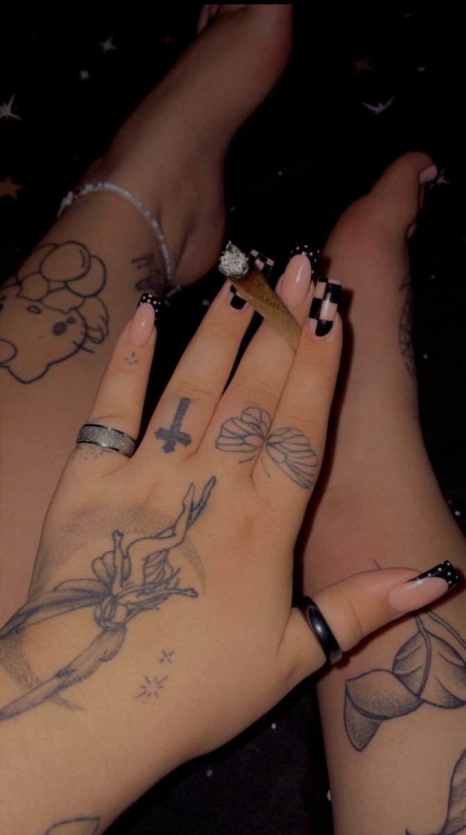Ruinix_xo's tweet photo. I went paypiggy pink. 💗🐷 https://t.co/sZwbV48ZeK