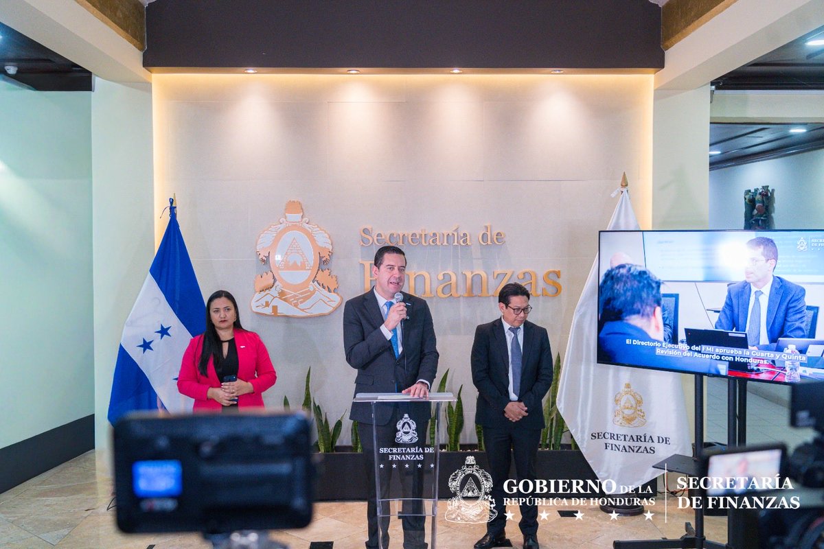 SEFINHN's tweet photo. Ministro Emilio Hernández destaca aprobación de 4ta y 5ta revisión por parte del FMI

Nota de Prensa ⤵️

https://t.co/6mIL3ChOt8 https://t.co/AKV8lEougz