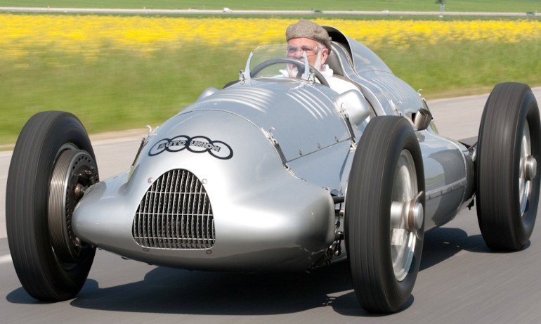 Gooberflooberoo's tweet photo. You can pick 2 which ones you pick? Blue vintage car is Maserati 8ctf silver car is auto union type d muscle cars are a 69 charger and 72 mustang https://t.co/7U5E61XkDe