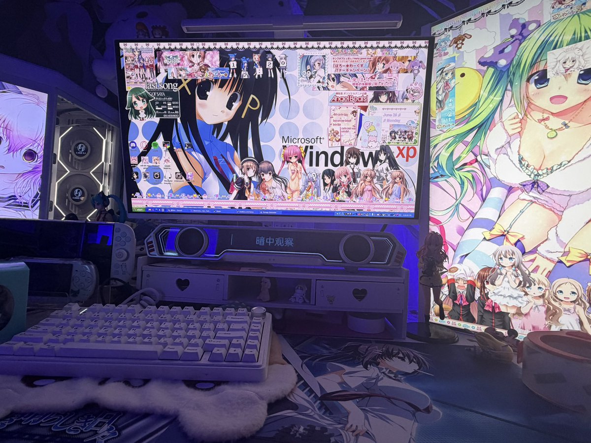 ankylozarus's tweet photo. im living in a moe world https://t.co/OdBkFPKg7N