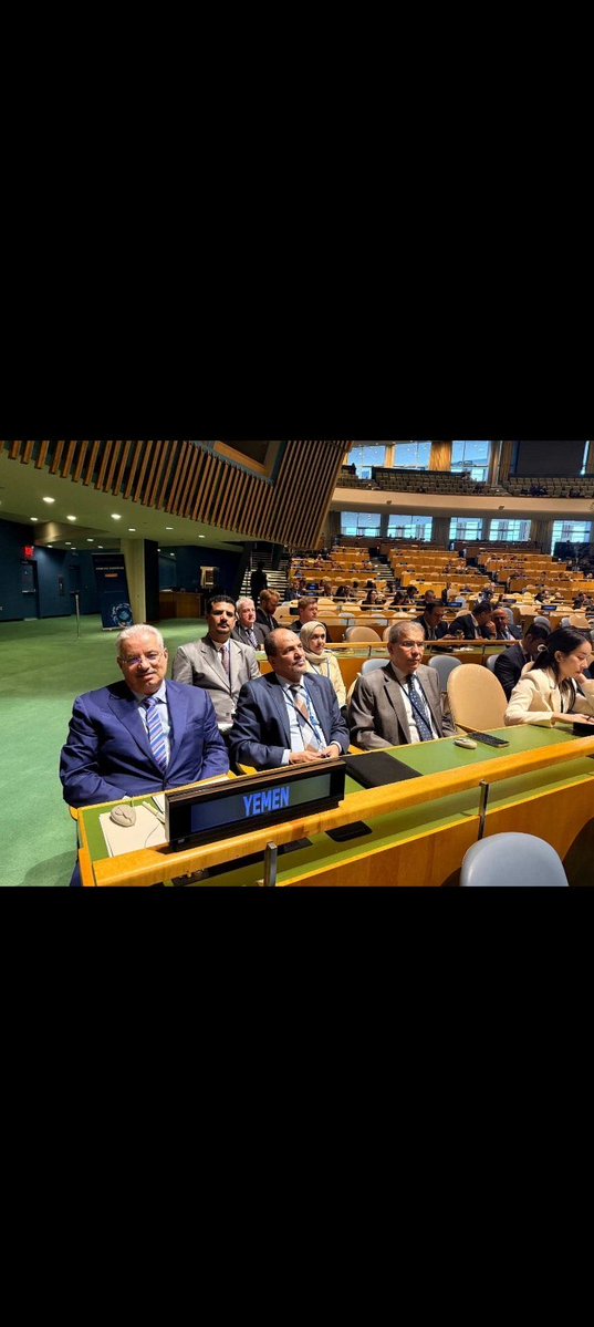 khaledaalnasi's tweet photo. شلال شائع يجلس بجانب مندوب السعودية وحزب الإصلاح في مجلس الأمن والذي طالب بفرض عقوبات على عيدروس الزبيدي ، أن شاءالله لا نسمع أحد يقول أن شلال ذهب ليأتي بالجنوب من مجلس الأمن https://t.co/QAuRhLZcHj
