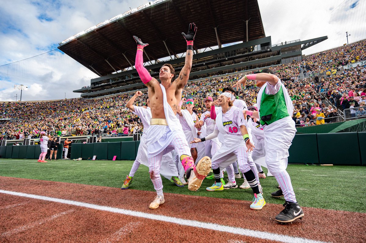 ThePrtyAnimals's tweet photo. Eugene, your energy was INSANE 🤯 We still have chills thinking about every moment we shared at Autzen Stadium! We knew Oregon liked to party but this was unlike anything we’ve ever seen… you could say this weekend made us wanna SHOUT 😉 https://t.co/wEsn3AMO93