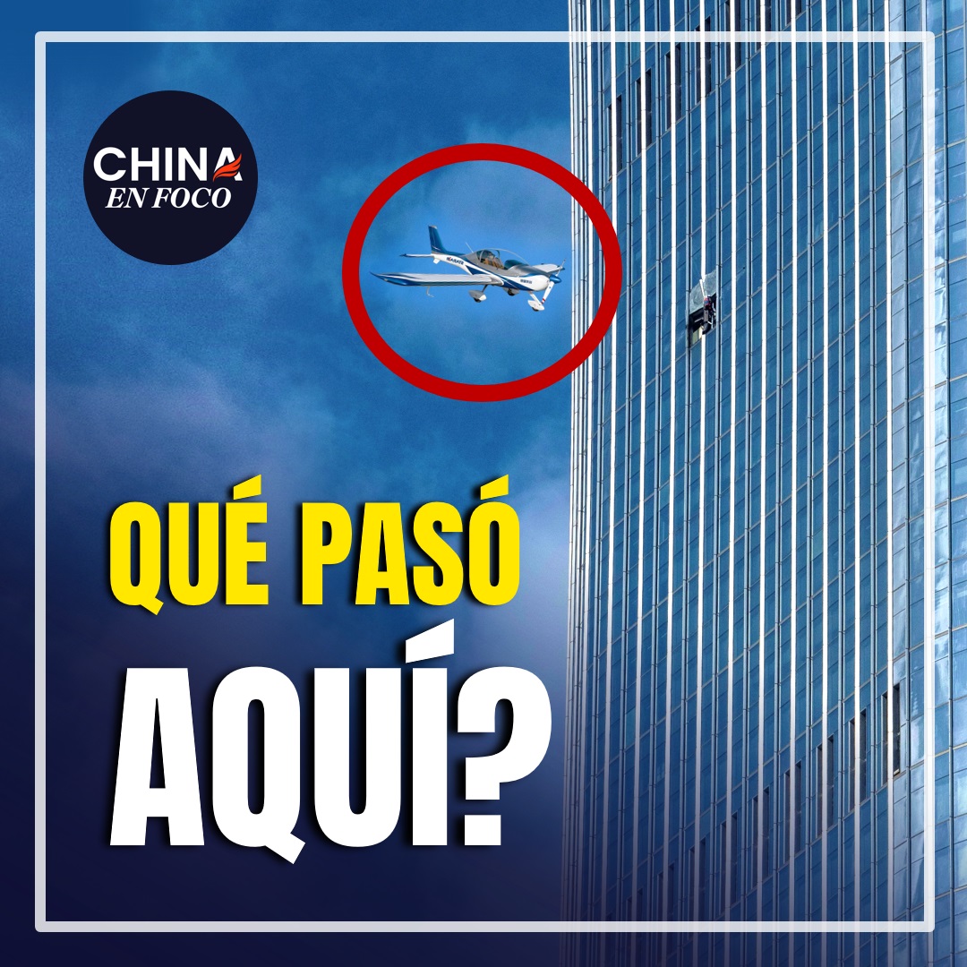 ChinaEnFoco's tweet photo. Avioneta invade espacio más restringido de China y choca contra centro financiero. ¿Qué sabemos?
Video completo China en Foco▶️ https://t.co/raCOG5cctR
#ChinaEnFoco #JulianBertone #China #PartidoComunistaChino #XiJinpingBeijing #Avioneta #Accidente #TorreCitic #Geopolitica @EpochTimesEs