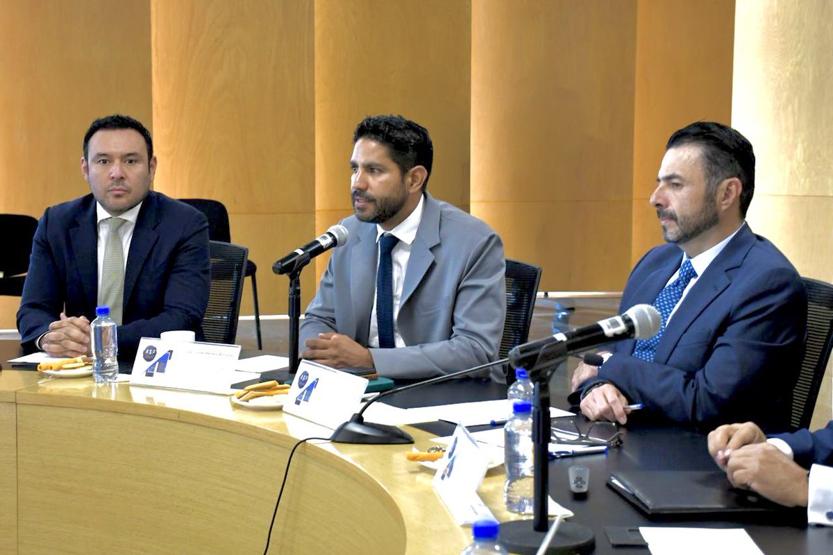 JavierHerreraMx's tweet photo. Hace unos momentos atestigüé la firma del Convenio Marco de Colaboración entre la Auditoría Superior de la Federación (ASF) y el Instituto para el Desarrollo Técnico de las Haciendas Públicas (INDETEC), suscrito por el Auditor Superior de la Federación, Mtro. Aureliano Hernández Palacios Cardel, y el Director General del INDETEC, Dr. José Luis Lima Franco. 

#CámaraDeDiputados | #LXVILegislatura