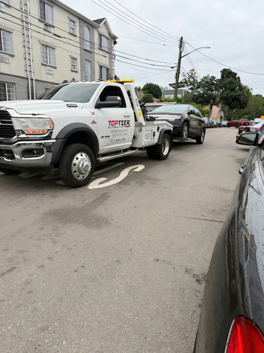 NYPD104Pct's tweet photo. Teamwork keeps our streets clear! 

A huge thank you to PO Andy Rodriguez from the @NYPDChiefOfDept for partnering with us on a massive Ro-Tow operation. A total of 35 abandoned, derelict, and illegally parked vehicles to make our neighborhood safer and cleaner for everyone! https://t.co/jrdLd9391F