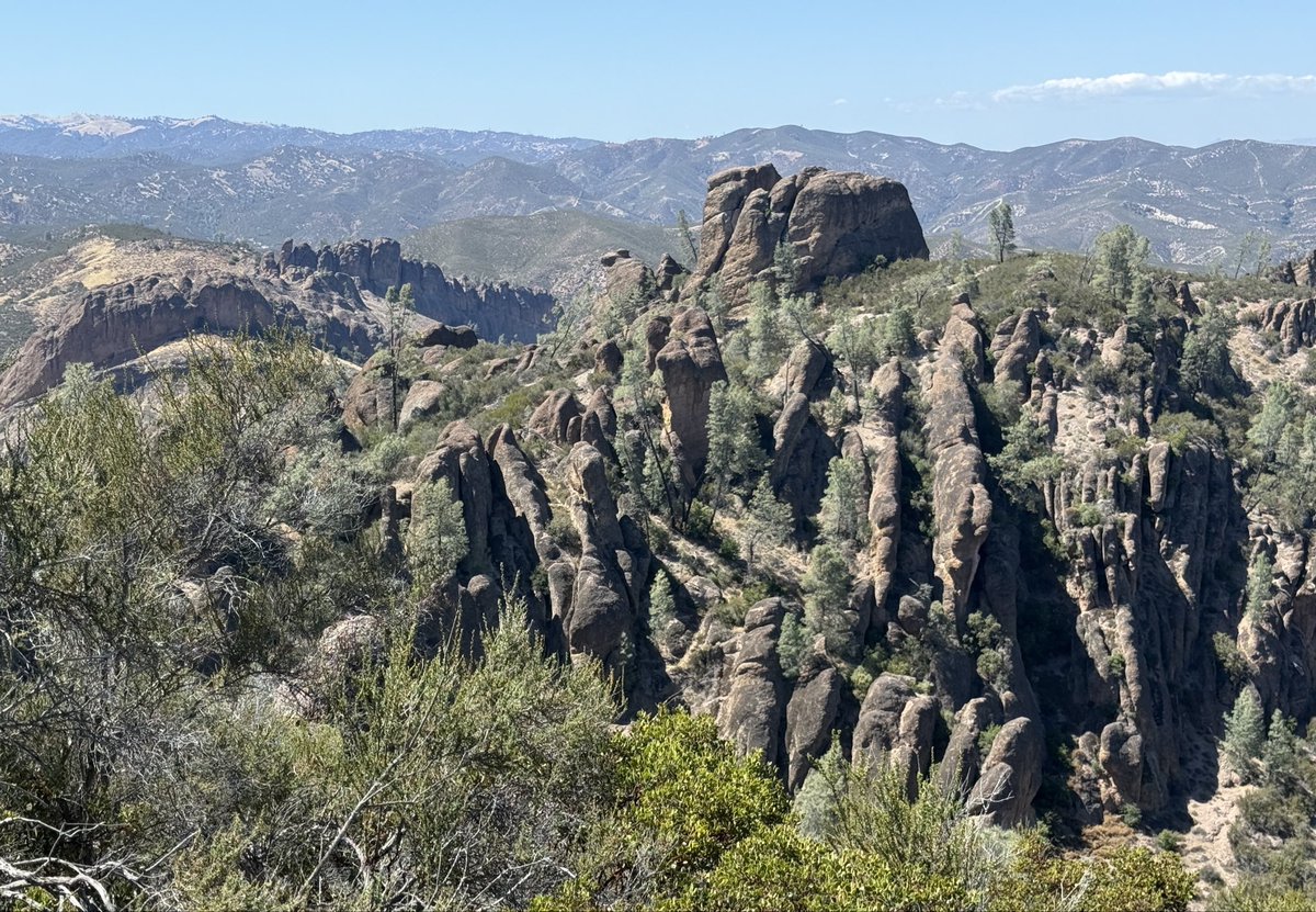 TimSweeneyEpic's tweet photo. Summer break day 3: Pinnacles National Park, California https://t.co/vzGLba9zW5