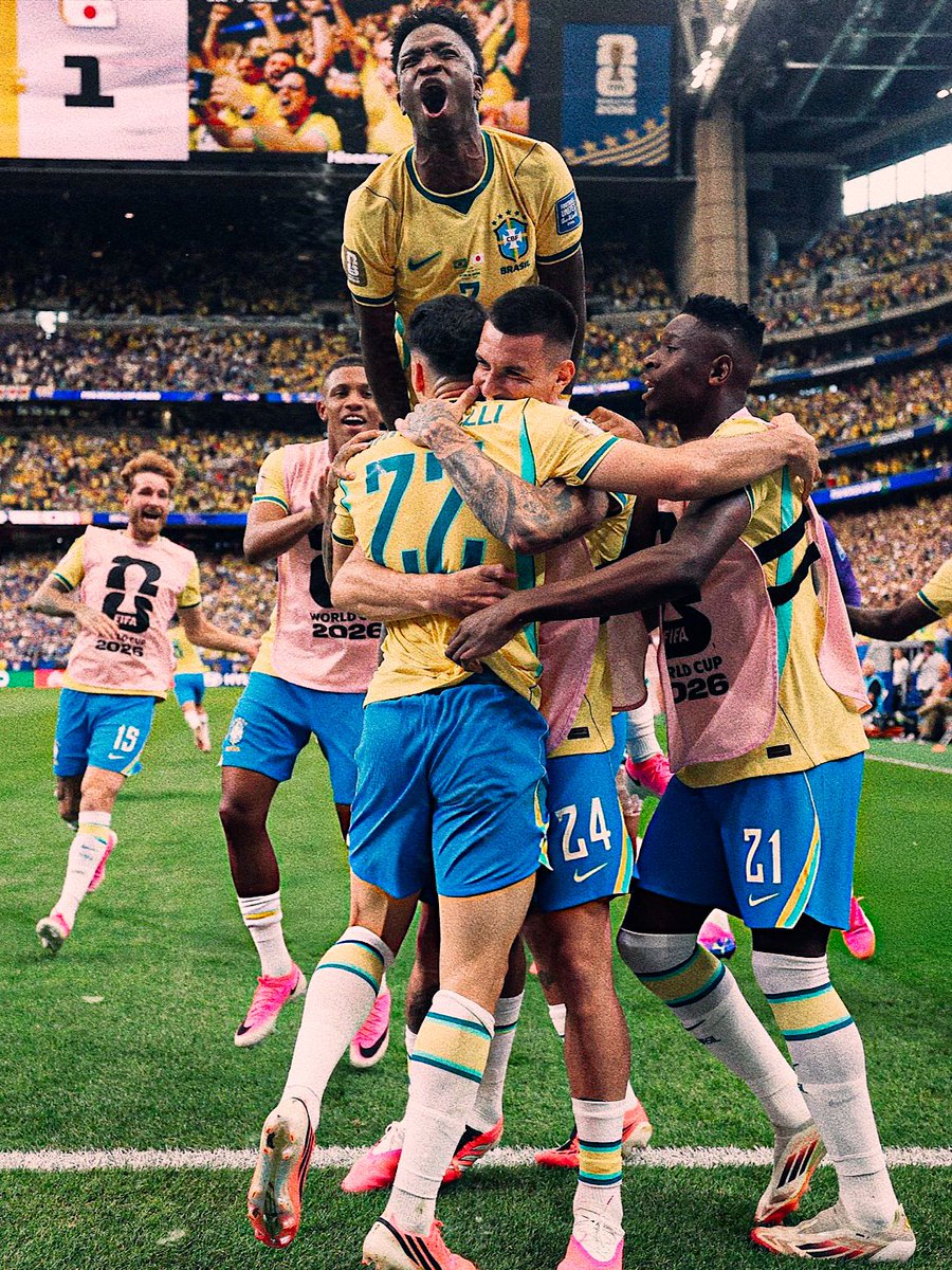 ruanrlx's tweet photo. Uma das melhores fotos da copa.

A comemoração do Vinícius... Arrepia. https://t.co/l30sYCNU02