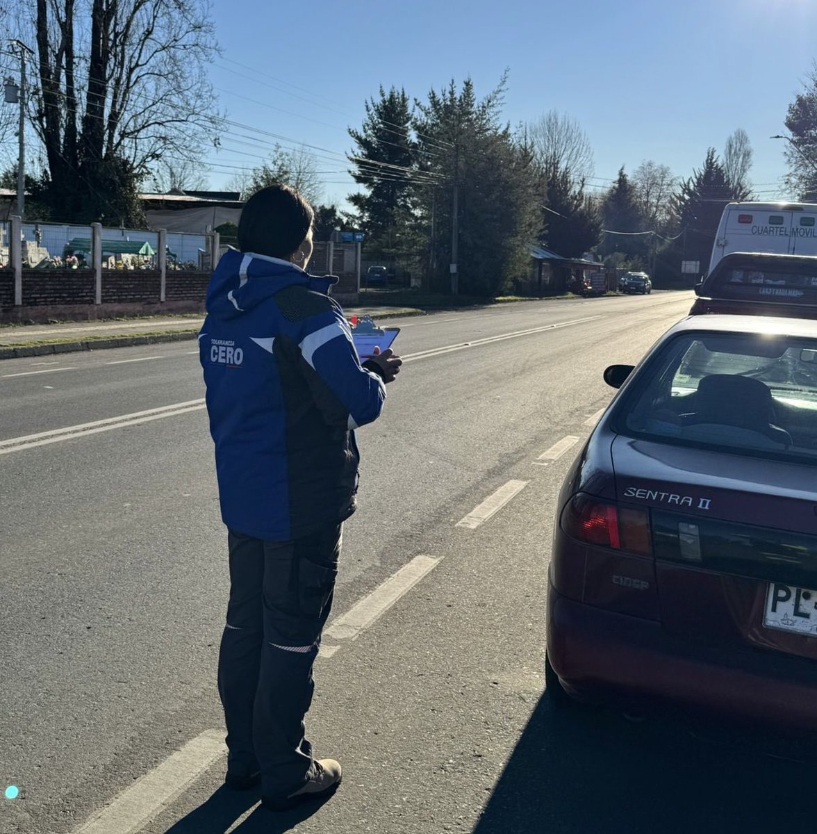 SENDANuble's tweet photo. 🚧 En la comuna de Pinto acompañamos con nuestro equipo profesional y logístico a @CarabNuble en una nueva jornada de control a conductores para disminuir los siniestros de tránsito. Se aplicó alcotest y narcotest #ToleranciaCero  #MesDeLaPrevencion #YoLaPiensoPrimero https://t.co/kisICLyXVI