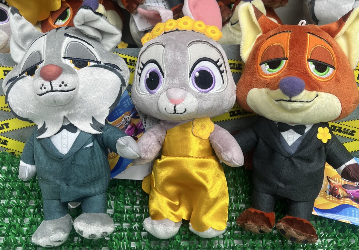 ズートピア2 ぬいぐるみ ZOOTENNIAL GALA Ver. 入荷しましたー