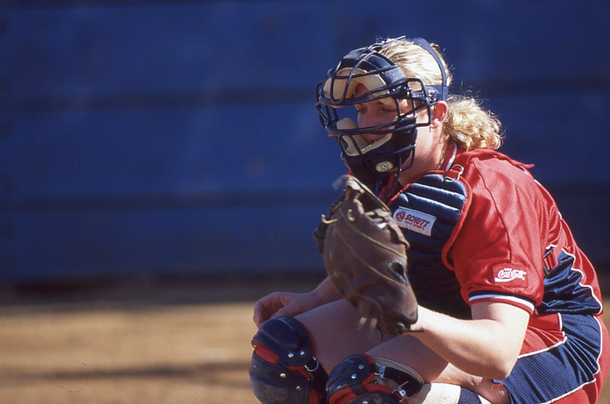 USASoftball's tweet photo. 🌟🇺🇸 𝑺𝒕𝒂𝒄𝒆𝒚 𝑵𝒖𝒗𝒆𝒎𝒂𝒏

A 𝒑𝒐𝒘𝒆𝒓𝒉𝒐𝒖𝒔𝒆 behind the plate, Nuveman became one of the most decorated catchers in softball history!

#LegendsOfTheGame | #USASoftball https://t.co/hXodVdvTcX