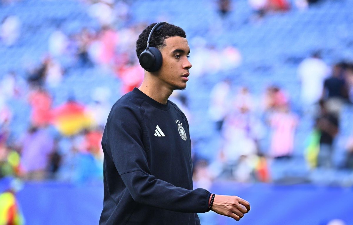 _GioMusiala_'s tweet photo. Jamal Musiala est désormais le meilleur dribbleur de cette coupe du monde 🇩🇪 

𝟭𝟱 𝗗𝗥𝗜𝗕𝗕𝗟𝗘𝗦 en 271 minutes joués 😮‍💨 👏🏽 https://t.co/lcPAUXqIo8