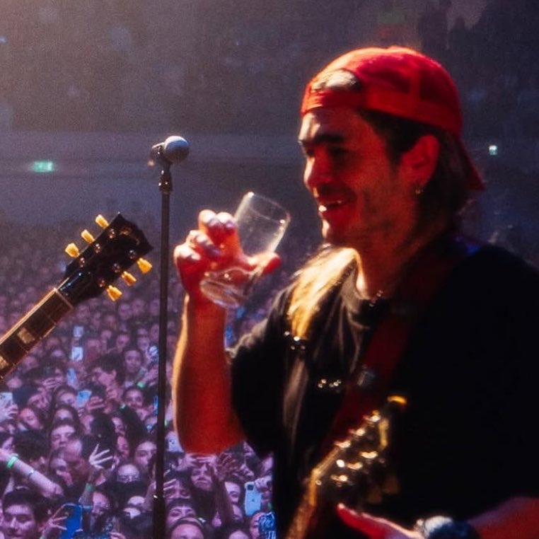 sardellisclub's tweet photo. PAUSA DE HIDRATACIÓN by pato sardelli https://t.co/W6s3nOkKY8