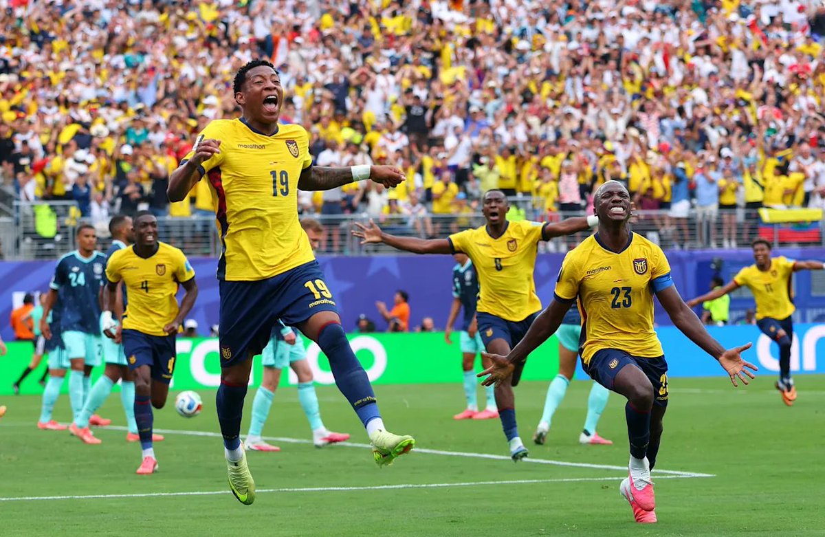 Braian_AvalosG's tweet photo. Dejemos que en México hablen lo que sea,si quieren festejar antes que lo hagan,si hablan de los próximos rivales después de mañana que lo hagan, si dicen que no somos rival que lo hagan, es darles importancia de por gusto. Nosotros en nosotros y en lo nuestro, vamos tricolor 🇪🇨 https://t.co/VVKfGcAm0c