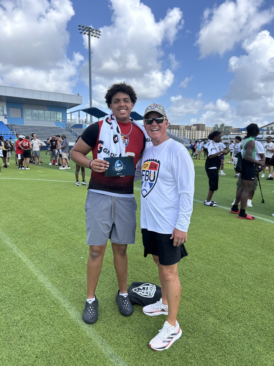 XIsable's tweet photo. Great weekend @FBUcamp Top Gun. Blessed to be chosen All Camp Team for offense and earned my invite back to the Navy @NationalComb1ne Thank you to all coaches for their instruction and @ErikRichardsUSA @stevequinnFBU for hosting an impressive event.  
 @VisionQb @LauerFBU @CoachAndrewsVFL @Andy_Villamarzo @RivalsHS @Rivals @PrepRedzoneKY @LippertScouting @drew_toennies @KYFUTURESTARS @TheUCReport @RustyMansell_ @sixstarfootball @247recruiting @QBHitList @ChadSimmons_ @TopPreps @CSmithScout @Stumpf_Brian