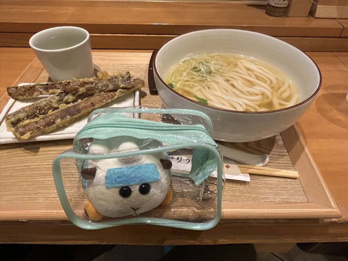 yoichi_2010's tweet photo. 新⚽️体⚽️制⚽️発表会

サイン会参加してボードにサイン貰った！！
なかなか大きいゾw
ひ、飛行機で持って帰るの不安だから宅配で送りしました📦

監督、コーチと写真撮れたり
直接お話し出来たし
嬉しい時間でありました
٩(๑❛ᴗ❛๑)۶

今回も美味しいのいっぱい食べたし大満足の旅でありました♪ https://t.co/JMcG4S1DYT