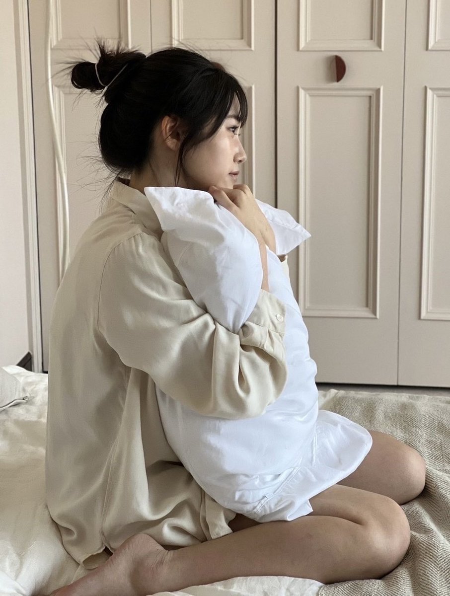 LOVEidolSOLE's tweet photo. 向井純葉　足裏🦶🏻
#櫻坂の足裏 https://t.co/aWKCJAaKv4