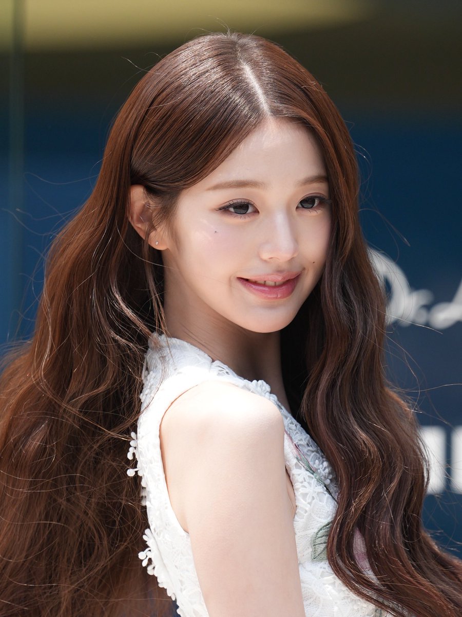 Ayano_WonYoung's tweet photo. 260630 닥터엘시아

😍

#원영 #WONYOUNG #ウォニョン #장원영  #JANGWONYOUNG #갓기 #IZONE #IVE #아이즈원 #아이브 https://t.co/mDId4qxsek
