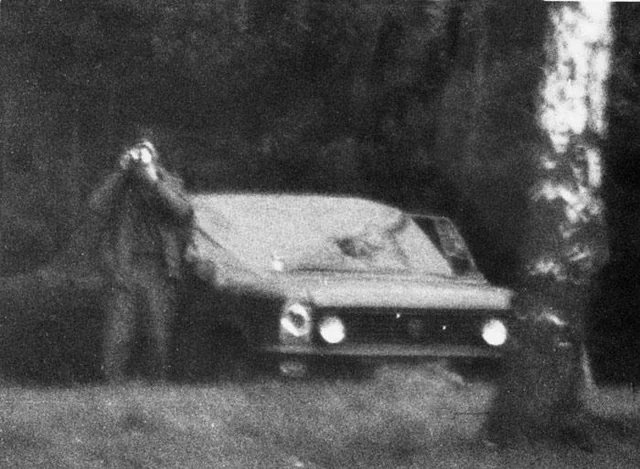 DocStrangelove2's tweet photo. This photo of an East German Stasi agent taking a photo of a CIA agent taking a photo of him at the same time lives rent free in my head. https://t.co/ze8xhKsrkH