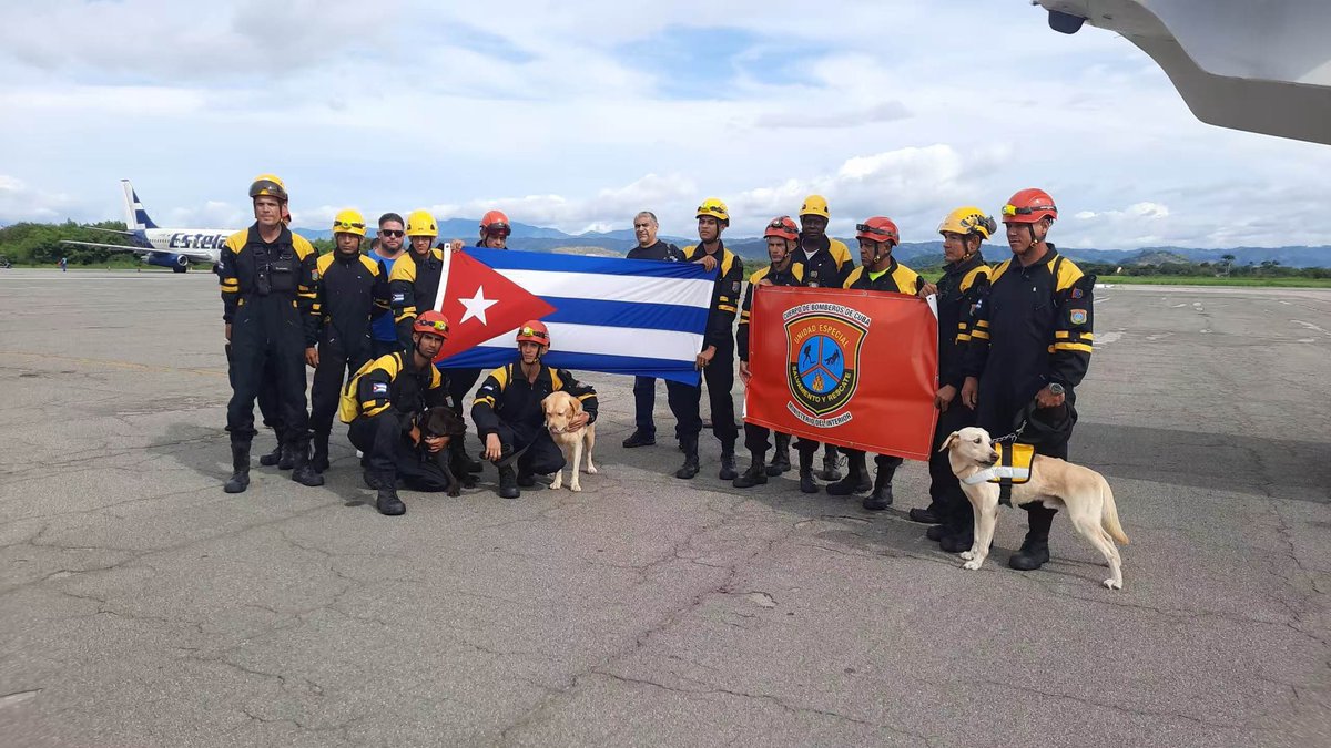 delcyrodriguezv's tweet photo. Gracias al pueblo y al Gobierno de Cuba por tender su mano amiga a Venezuela con el envío de un equipo de rescatistas y una brigada canina que hoy se suma a las labores de búsqueda. Su apoyo reafirma que la hermandad entre nuestros pueblos se fortalece en la adversidad. https://t.co/eu7Vrccd1p