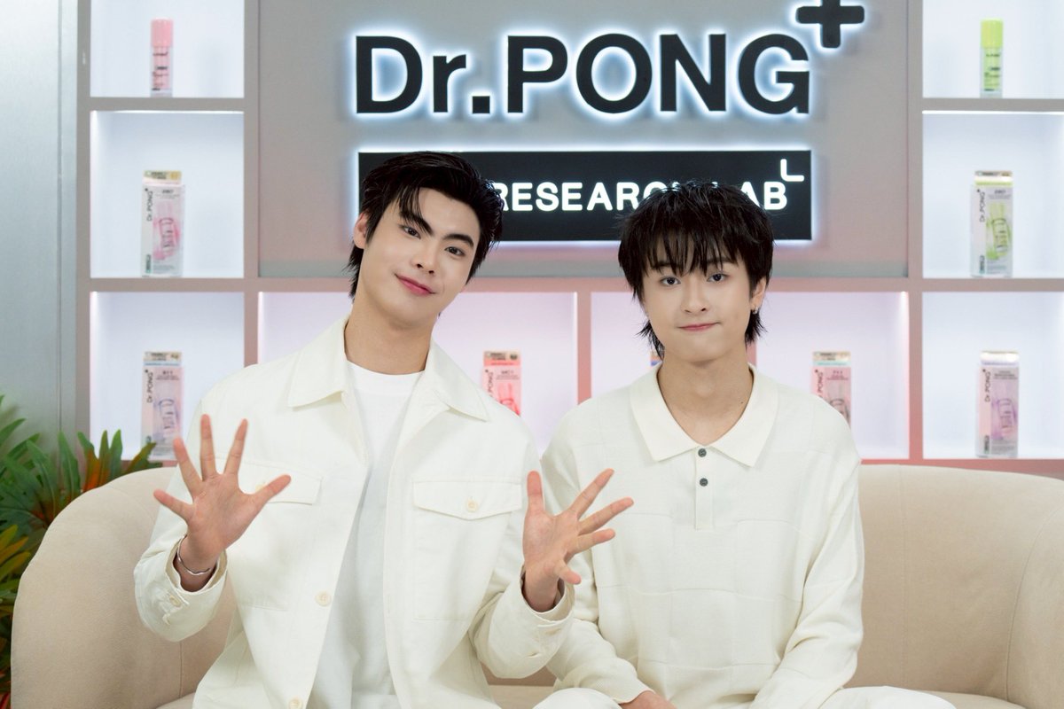 drpongofficial's tweet photo. เก็บตกบรรยากาศเบื้องหลังไลฟ์ #DrPONGxTheeWave ✨
ไลฟ์คู่ครั้งแรกสนุกสนานมาก ธีร์เวฟน่ารักป้ายยาแบบจัดเต็ม แฟนๆ ให้การต้อนรับอย่างอบอุ่น
.
Dr.PONG ขอขอบคุณทุกการซัพพอร์ตและขอฝากเซรั่ม activeIN นวัตกรรมระดับโลกในราคาคนไทยไว้ในอ้อมออกทุกคนด้วยนะค้าบบ🤍

📌สามารถดูรูปภาพเพิ่มเติมได้ที่ : FB Dr.Pong ดอกเตอร์พงศ์  https://t.co/2HttWvhFkc

#DrPONGxTiktokSuperBrandDay #DrPONGxTheeWave #TheeWave #tthi_eks #waavetnp