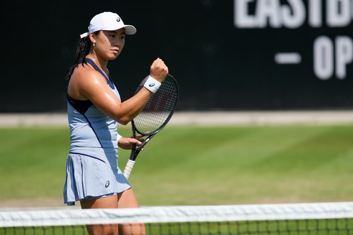 ainurohman's tweet photo. Bagi yang ketinggalan....

Petenis Indonesia Janice Tjen🇮🇩 akhirnya menjalani debut di grand slam Wimbledon. 

Janice menang straight game atas unggulan ke-22 Leylah Fernandez🇨🇦. 

Selanjutnya di babak kedua vs pemain kelahiran Rusia yang skrng membela Australia Daria Kasatkina. https://t.co/Bo9JJ9RKtg