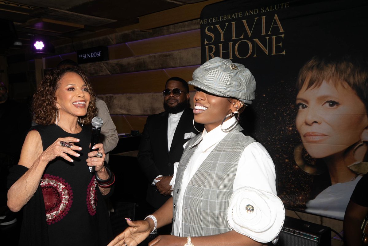 MissyElliott's tweet photo. The Legendary @IamSylviaRhone is the 1st women to become president of a major record label🙌🏾 She signed me when I didn’t want to be an artist She saw something in special in me🙏🏾 Her fearlessness created SUPASTARS! @StevieWonder I’m still in awe that you mentioned me because you have been such a GIFT to the World I love you both🫶🏾🤗🙏🏾