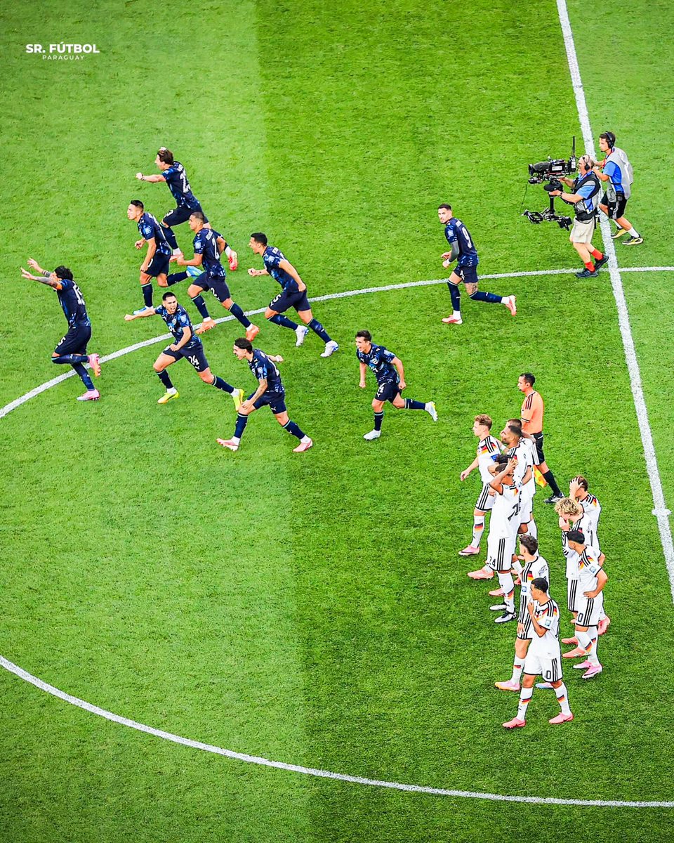 sudanalytics_'s tweet photo. 🤯🇩🇪 Es la PRIMERA VEZ EN LA HISTORIA que Alemania pierde una tanda de penales en la Copa del Mundo. Sí, había ganado todas.

Para dimensionar lo de Paraguay. 😮‍💨🇵🇾 https://t.co/owr5vyGcqk